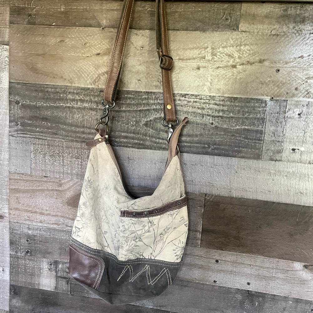 Myra canvas shoulder bag